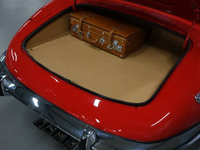 Jaguar E-Type V12