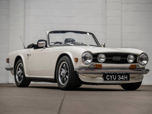 Image 1/8 de Triumph TR 6 (1970)