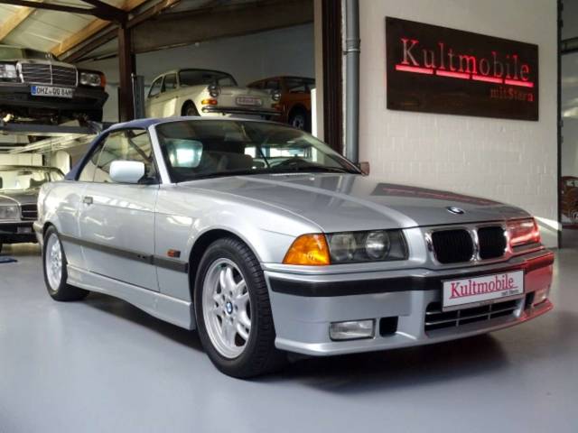 Image 1/13 de BMW 318i (1996)