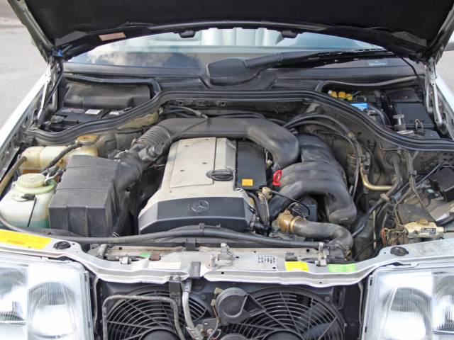 Mercedes-Benz E 320