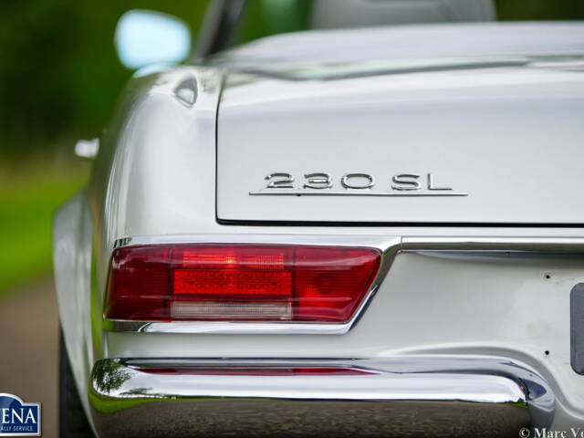 Mercedes-Benz 230 SL