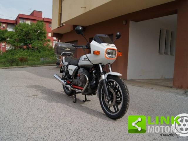 Immagine 1/10 di Moto Guzzi DUMMY (1991)