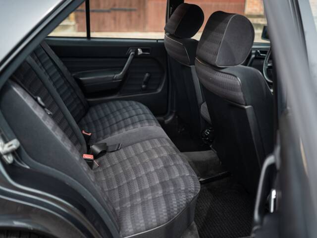 Mercedes-Benz 190 E