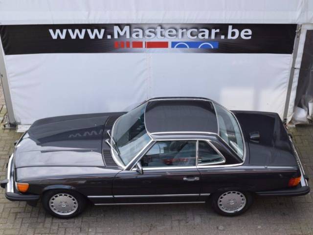 Mercedes-Benz 560 SL