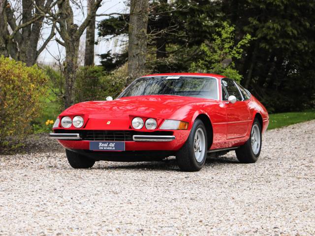 Immagine 1/36 di Ferrari 365 GTB&#x2F;4 Daytona (1973)