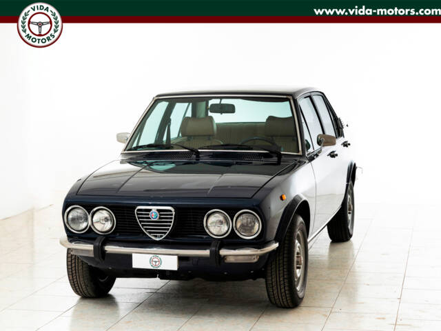 Image 1/20 de Alfa Romeo Alfetta 1.8 (1976)