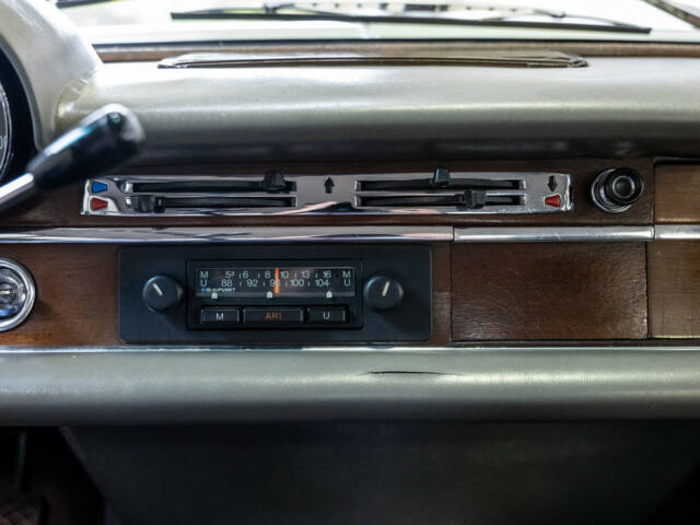 Mercedes-Benz 250 S