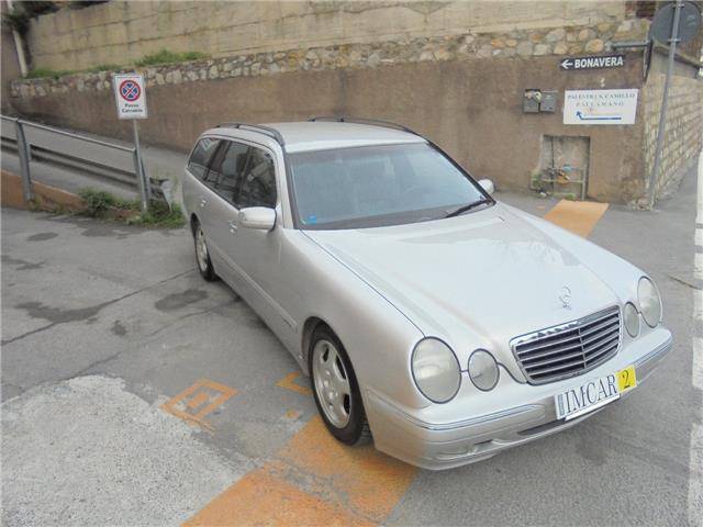 Afbeelding 1/13 van Mercedes-Benz E 200 Kompressor T (2000)