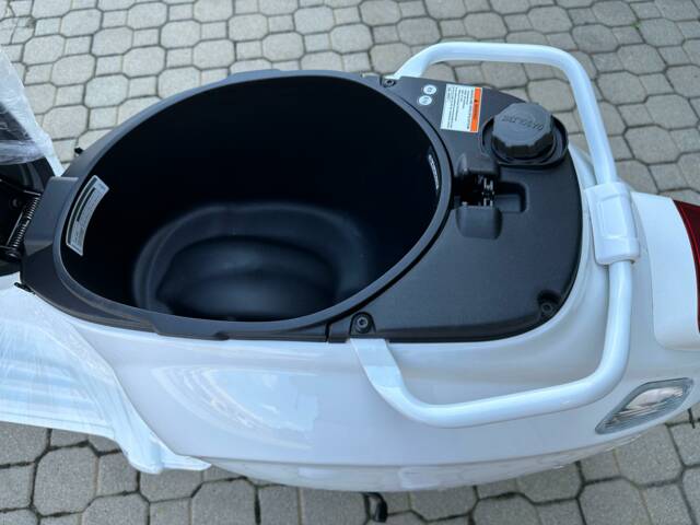 Piaggio Vespa Sprint 125 Justin Bieber