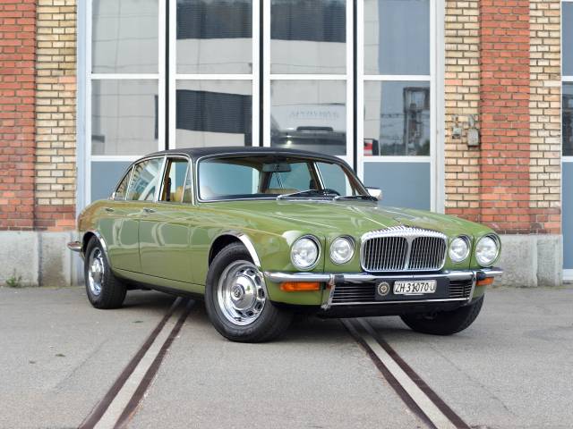 Bild 1/24 von Daimler Double Six (1980)