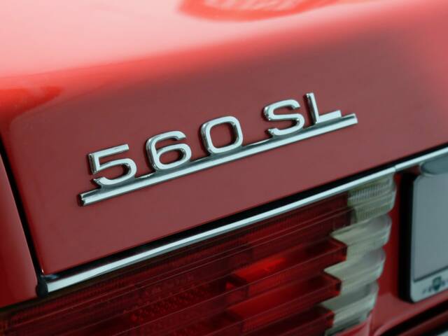 Mercedes-Benz 560 SL