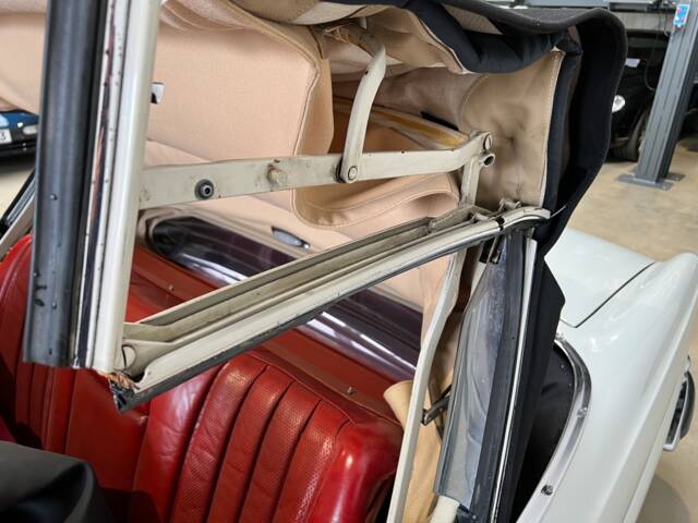 Mercedes-Benz 280 SE