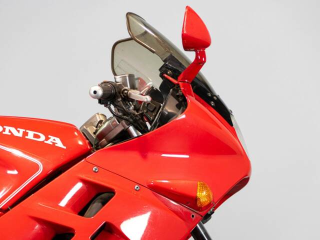 Honda VFR 750R RC 30