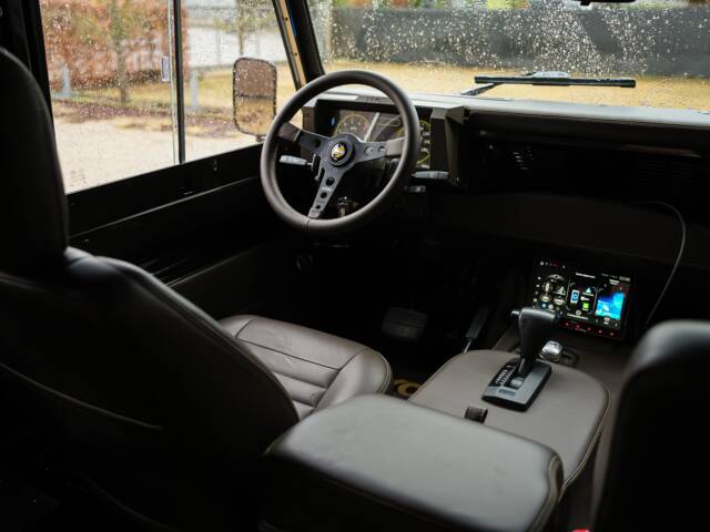 Land Rover 110