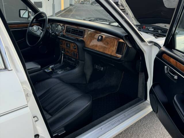 Jaguar Sovereign H.E. V12