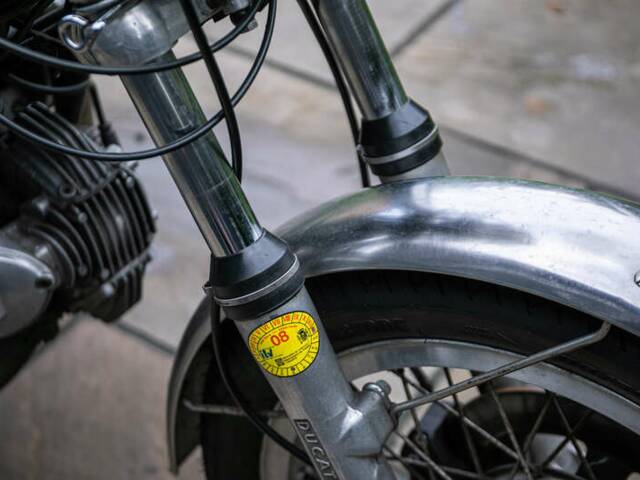 Ducati 750 GT
