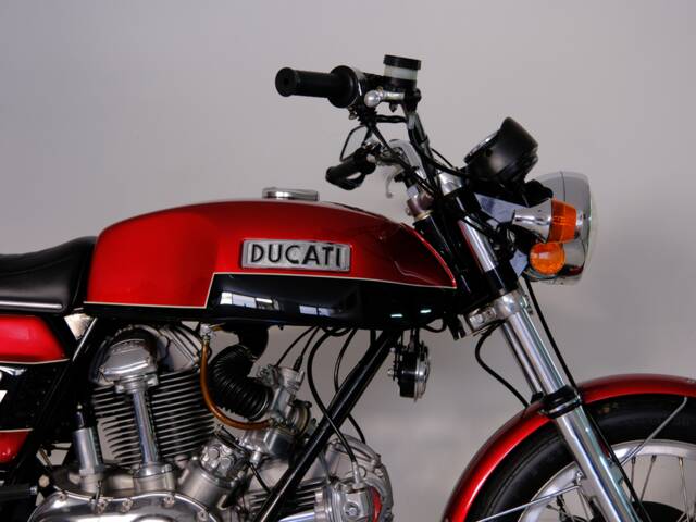Ducati 750 GT