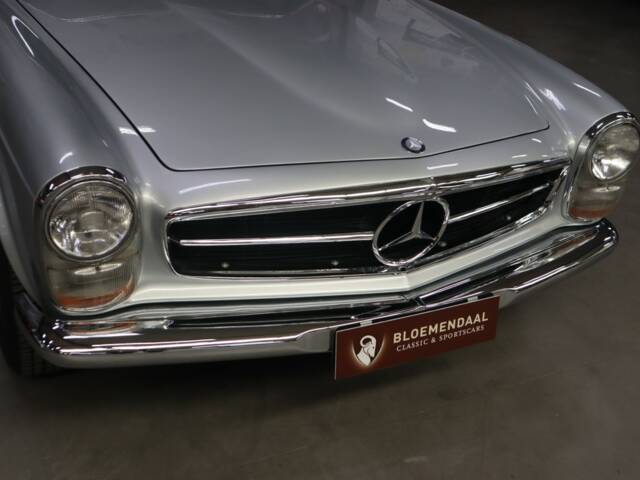 Mercedes-Benz 280 SL