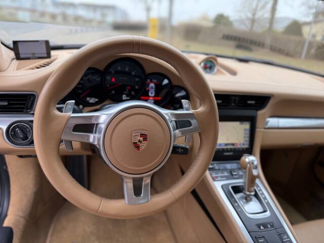 Porsche 911 Carrera