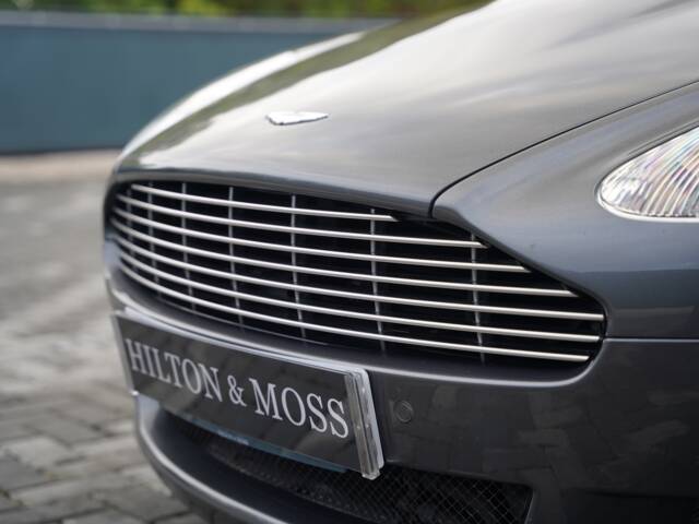 Aston Martin DB 9