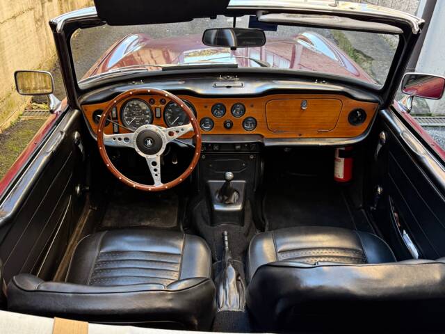 Triumph TR 6 PI