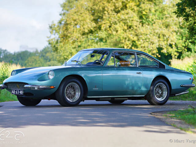 Ferrari 365 GT 2+2