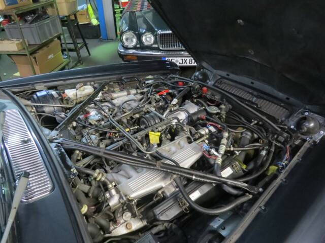 Daimler Double Six