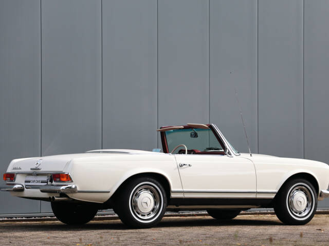 Image 1/56 of Mercedes-Benz 280 SL (1969)