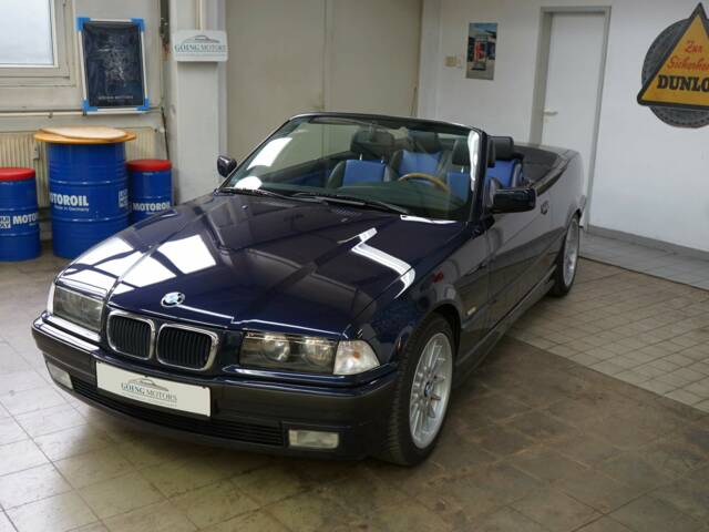 BMW 318i