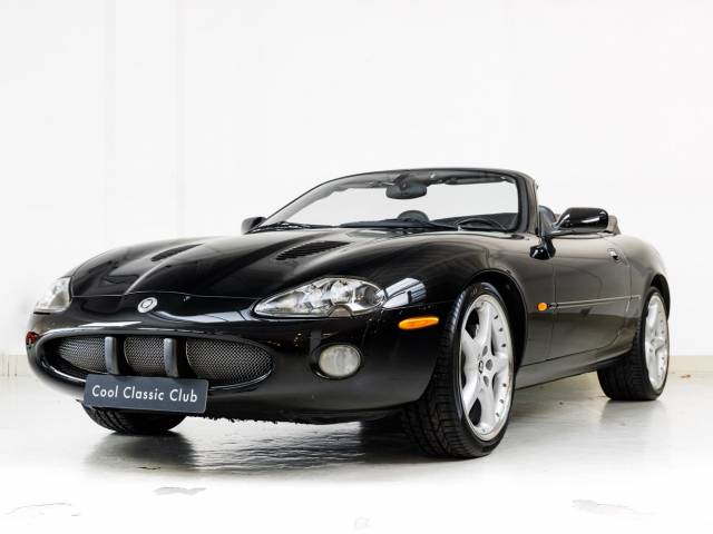 Image 1/41 of Jaguar XKR (2002)