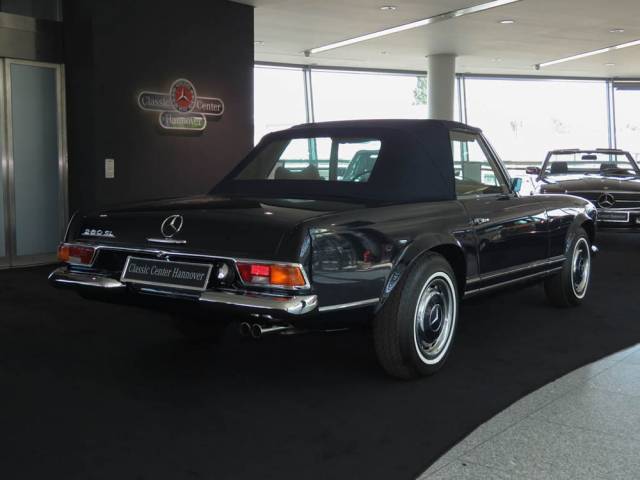 Mercedes-Benz 280 SL