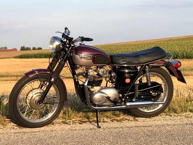 Triumph T100S