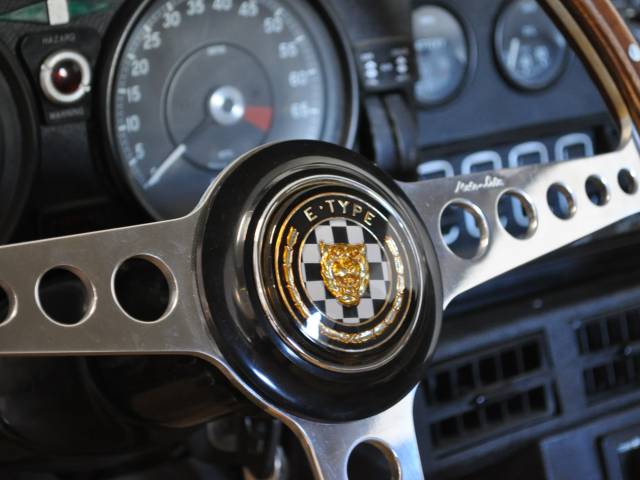 Jaguar E-Type V12 (2+2)