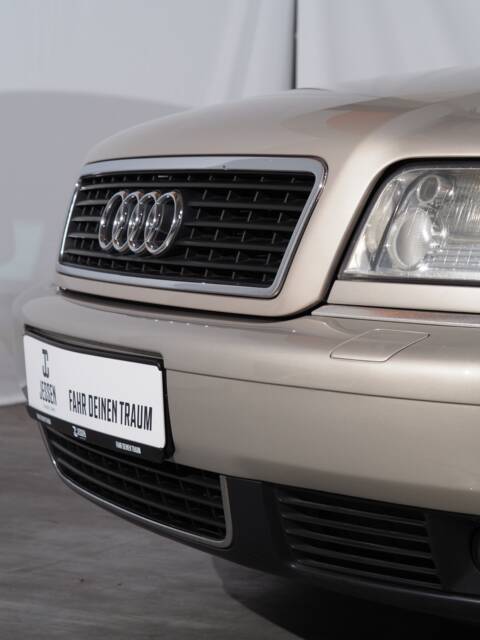 Audi A8 3.7 quattro