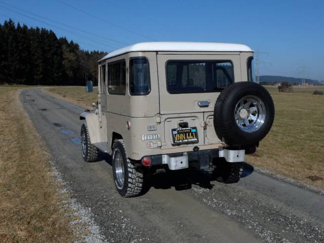 Toyota Land Cruiser FJ 40