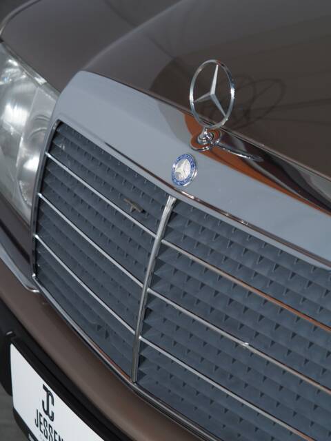 Mercedes-Benz 300 E 4-Matic