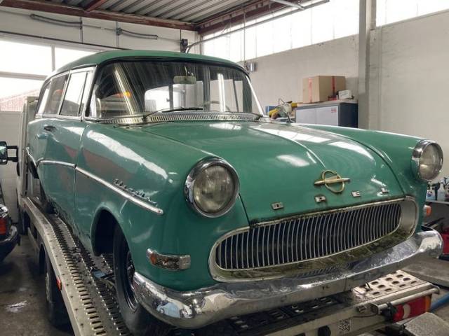 Bild 1/9 von Opel Olympia Rekord Caravan (1958)