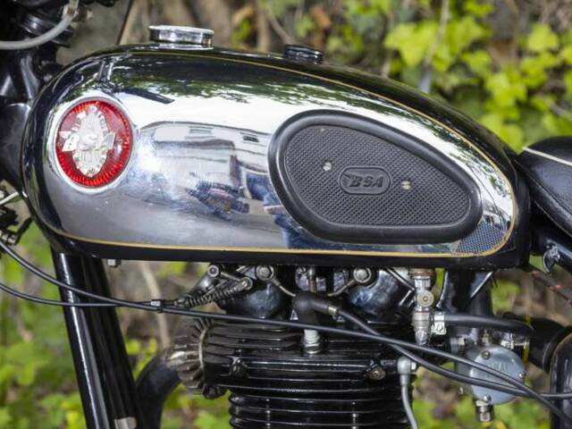 BSA B 33