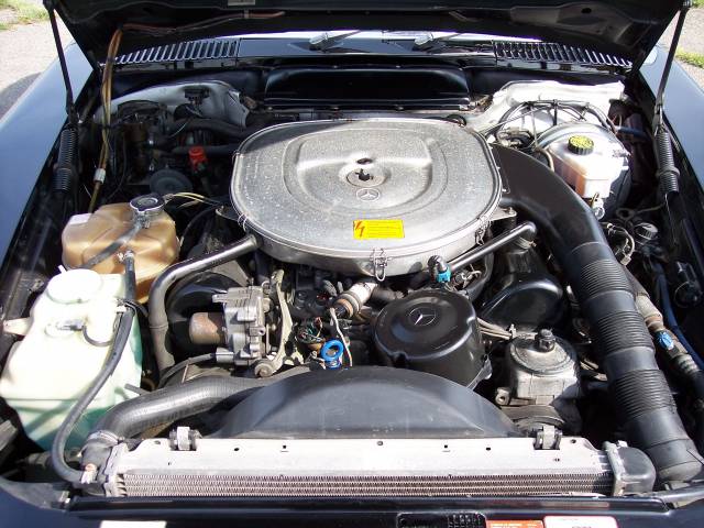 Mercedes-Benz 560 SL