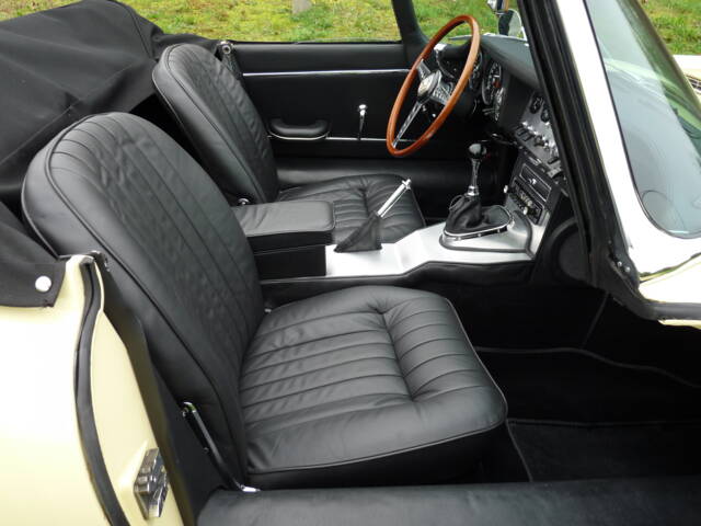 Jaguar E-Type 4.2