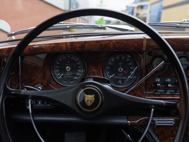 Jaguar Mk X 4.2