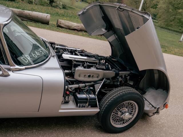 Jaguar E-Type V12 (2+2)