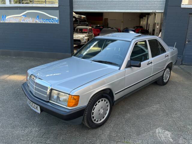 Afbeelding 1/89 van Mercedes-Benz 190 E 2.6 (1988)