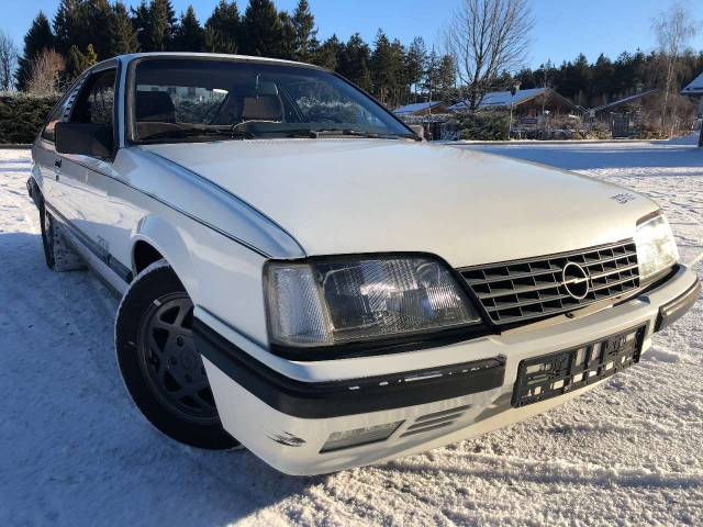 Image 1/12 of Opel Monza 3,0 (1985)