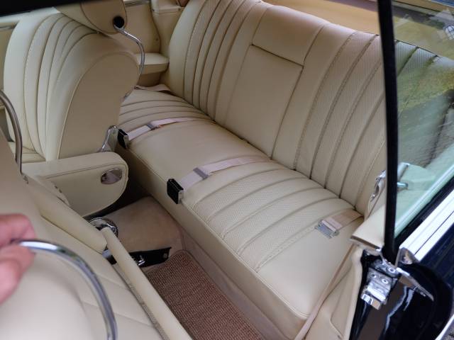 Mercedes-Benz 300 SE