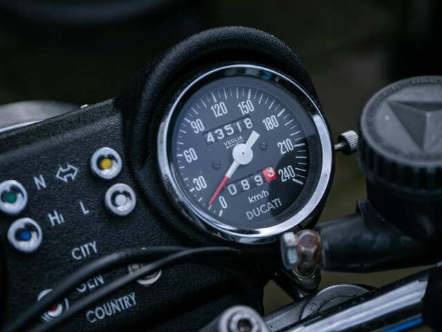 Ducati 750 GT