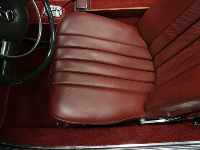 Mercedes-Benz 250 SL