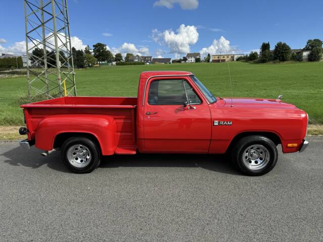 Dodge D 150 Sweptline
