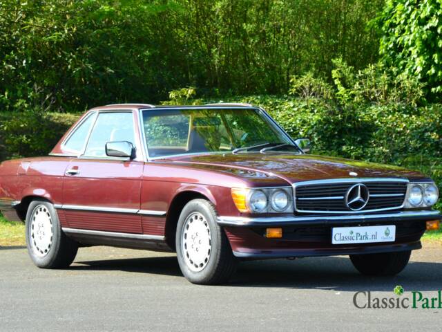 Mercedes-Benz 560 SL