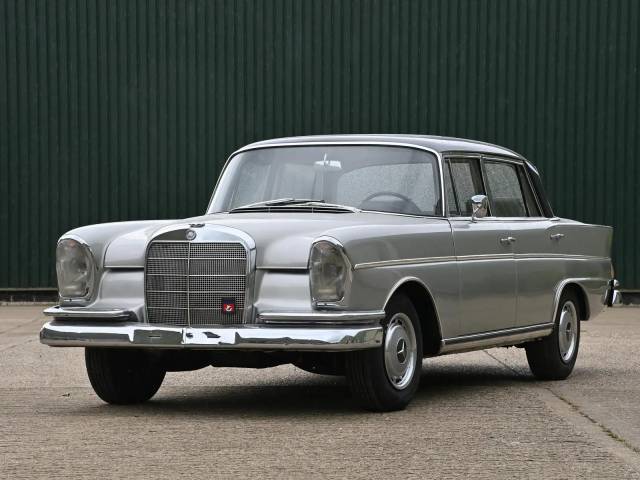 Bild 1/8 von Mercedes-Benz 300 SE (1965)